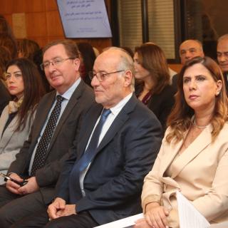 الوزير الحلبي أطلق وسفير بريطانيا ورئيسة المركز التربوي وحدات تدريبية لتطوير…