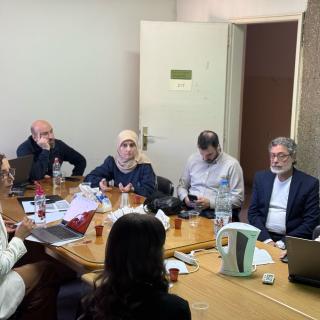 لجنة التُقانة الرقمية وعلومها تبحث في تطوير المناهج : نحو جيل منتج رقمياً