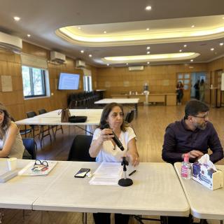 نحو متعلمٍ قادرٍ على التفكير والنمو الشخصي: اجتماع تنسيقي للجان المناهج في المركز التربوي